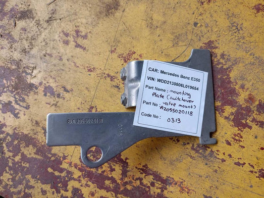 Mercedes-Benz E350 2018 W213 Switchover Valve Mounting Plate (used) - A2055020118