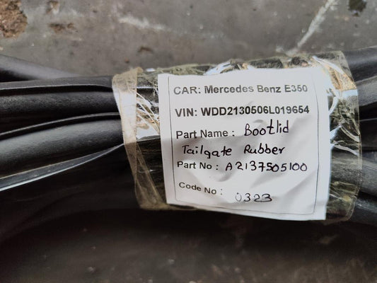 Mercedes-Benz E350 2018 W213 Trunk Weather Strip (used) -
