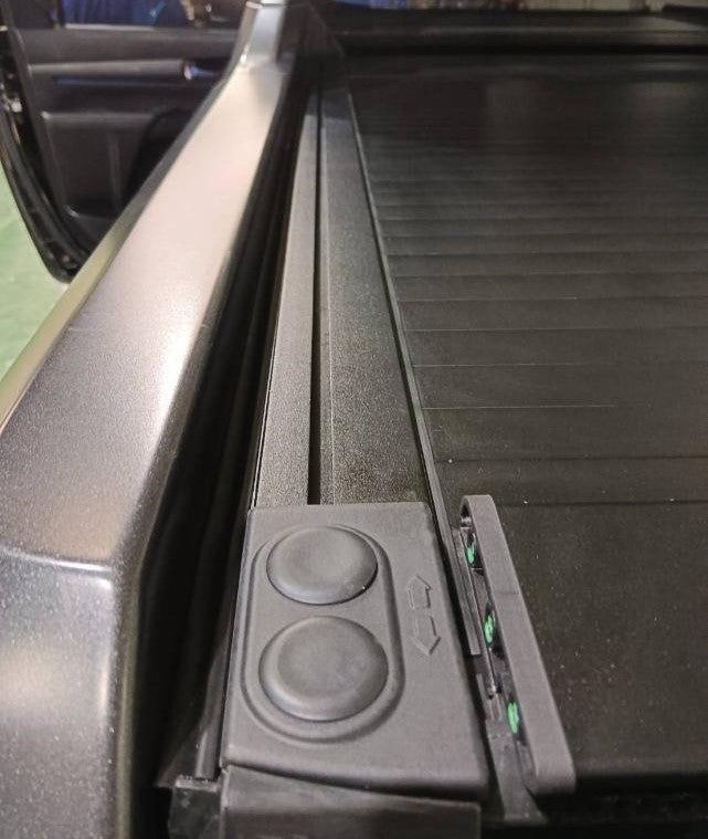 Toyota Hilux Revo Adventure Rocco Aeroklas Roller Lid Auto
